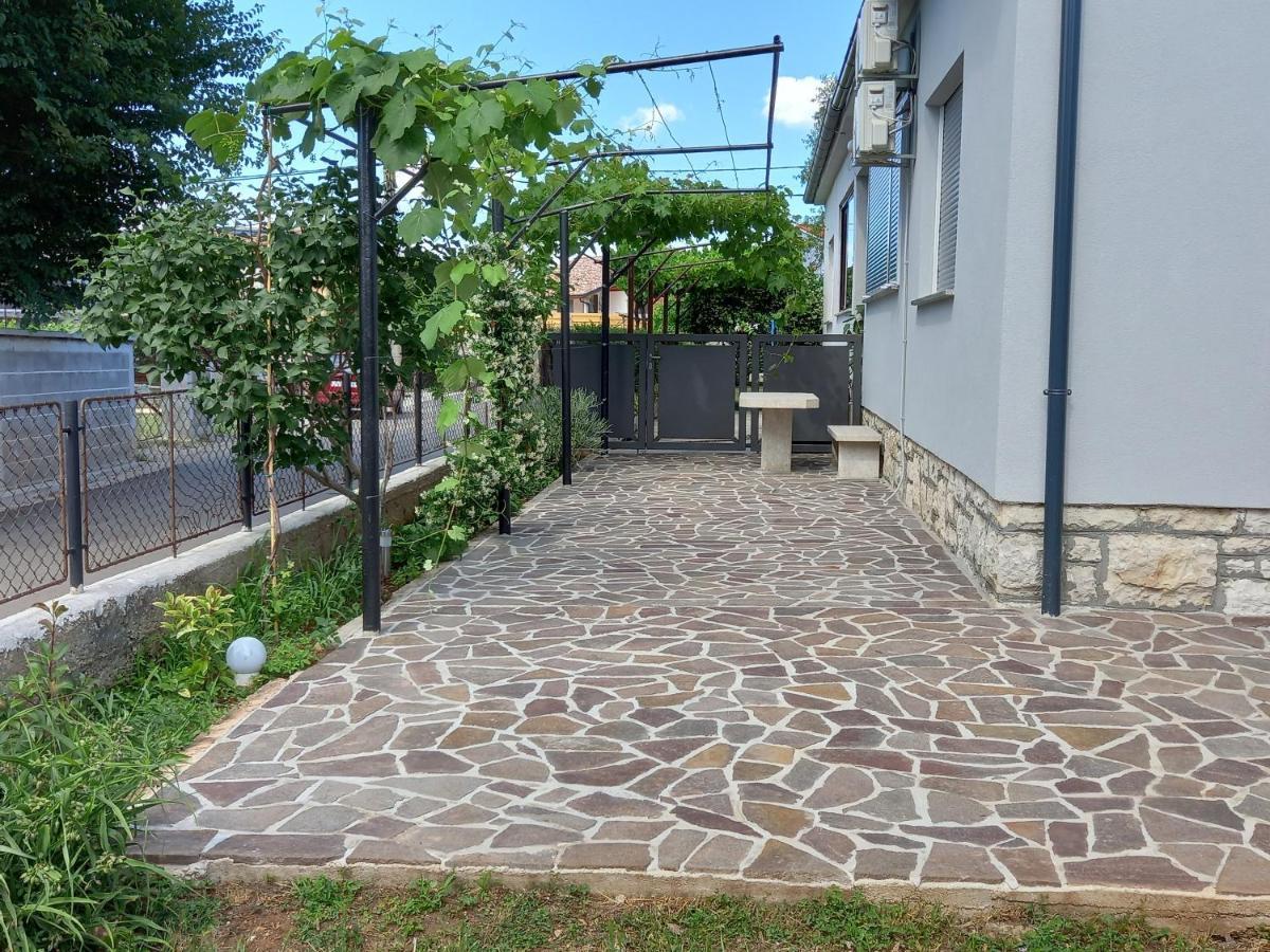 Marčana Holiday House Chill Out Loborika מראה חיצוני תמונה